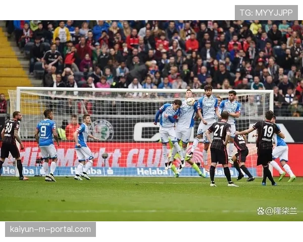 科隆客场2比2战平海登海姆 双方各取一分保级形势依旧胶着 科隆客场2比2战平海登海姆 双方各取一分保级形势依旧胶着