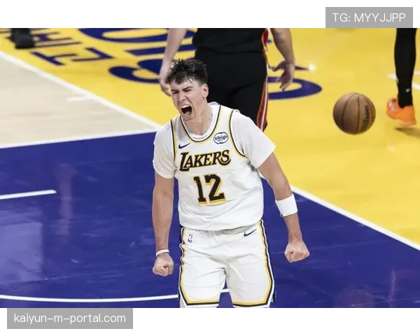 湖人伪首发策略奏效 拉拉维亚9次冲击篮筐破解联防